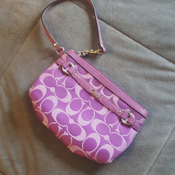 Coach Handbags - Authentic COACH wristlet‎